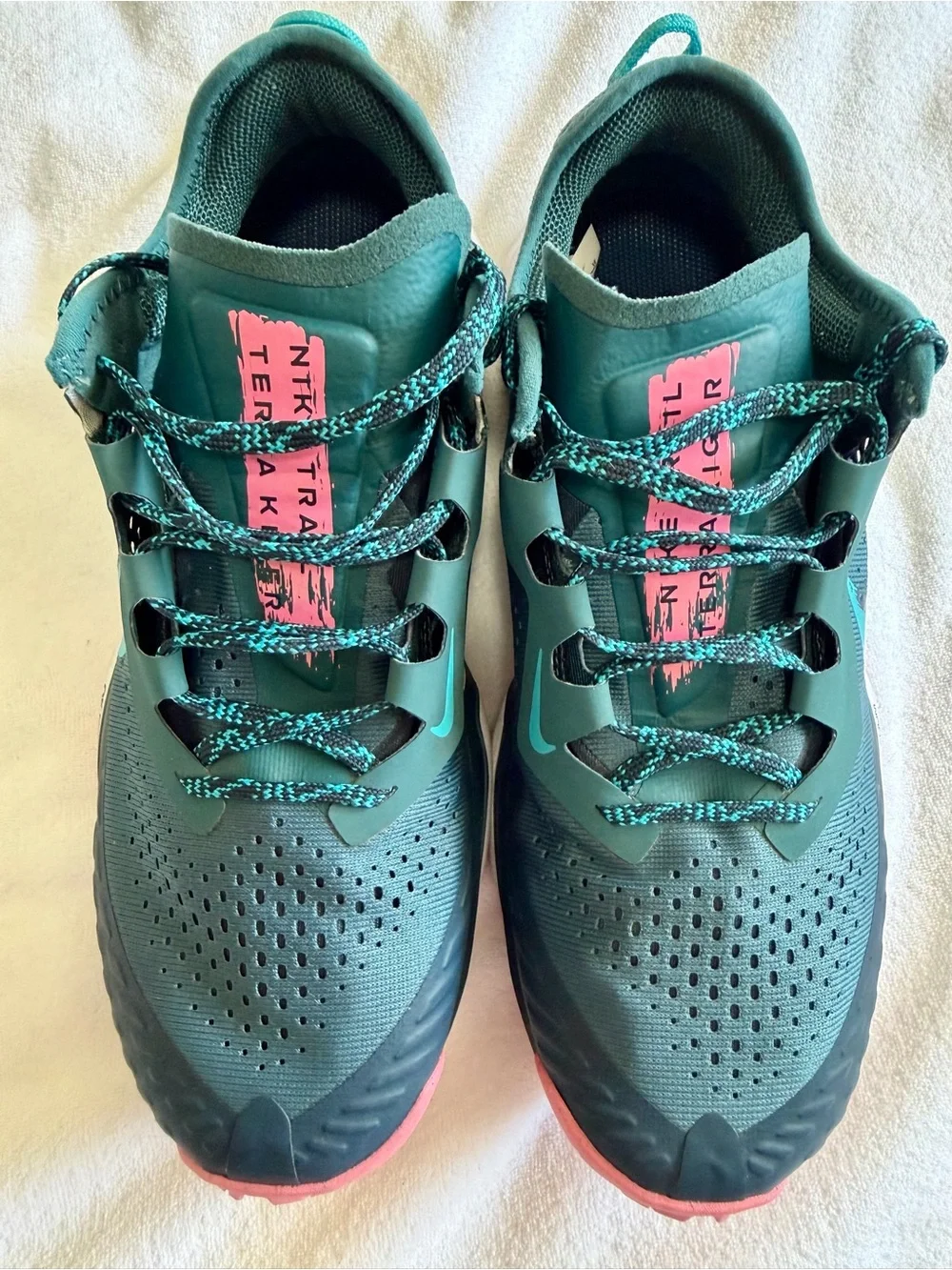 Nike Air Zoom Terra Kiger 7 Trail Running Shoes Women’s 9.5 Teal Pink CW6066-301